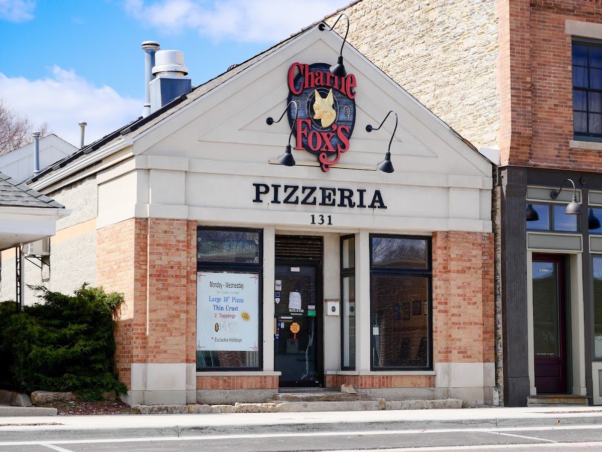 Charlie Fox's Pizzeria