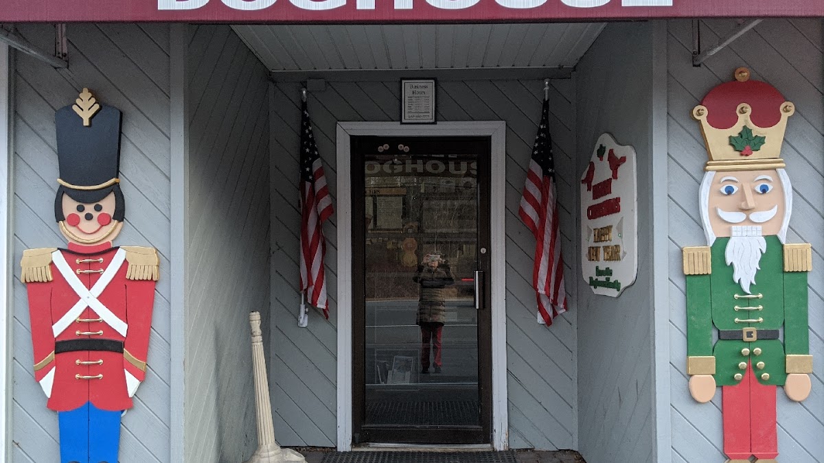Doghouse Deli