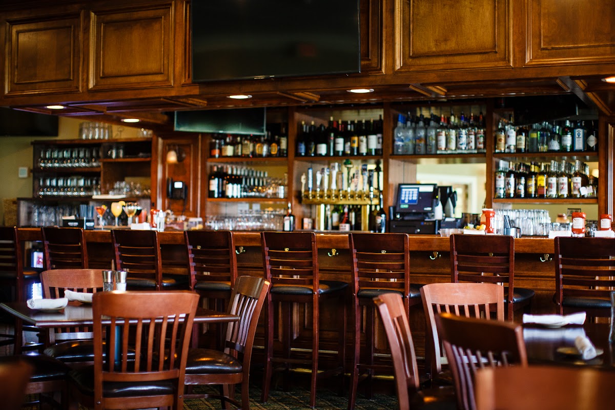 East Bay Grille At Pinehills Golf Club