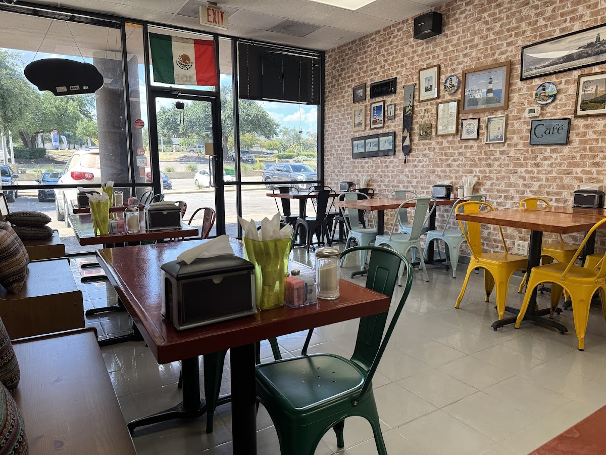 El Faro Mexican And Salvadorian
