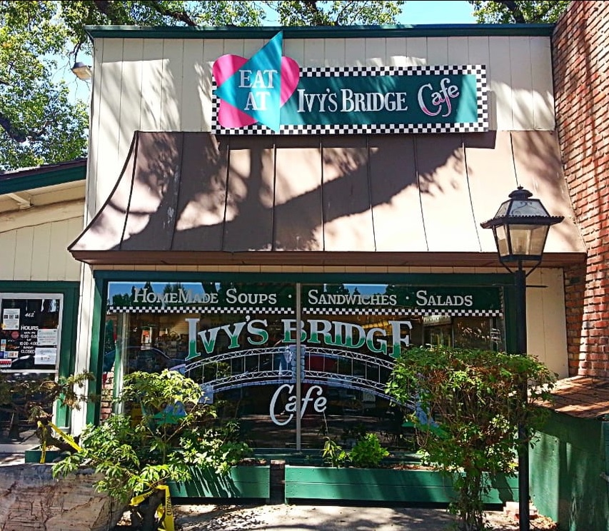 Ivy's Cafe