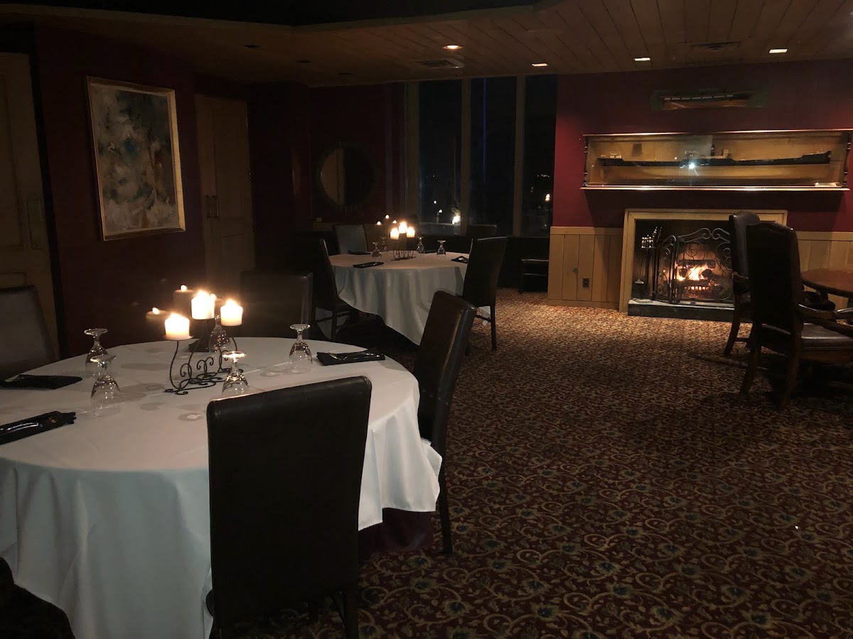 Lakeside Restaurant At Tanglewood Resort