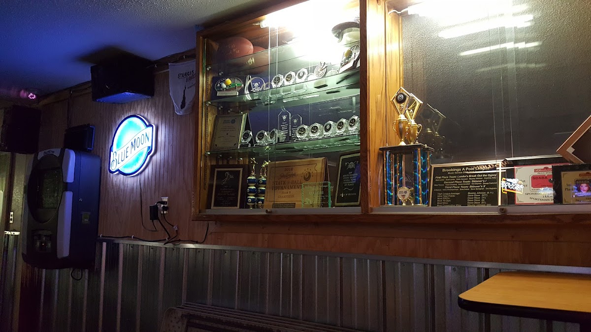 Lemke's Bar & Grill