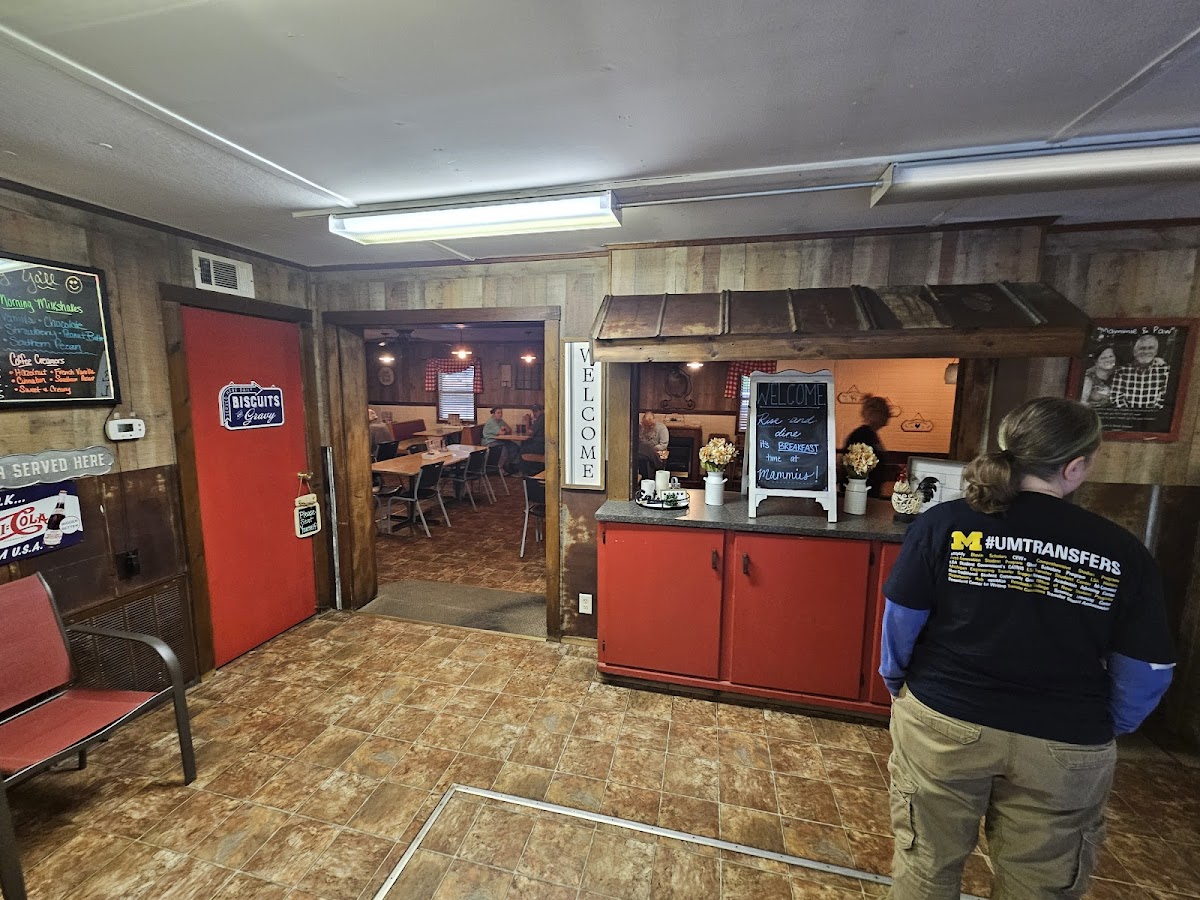 Mammie’S Breakfast Barn