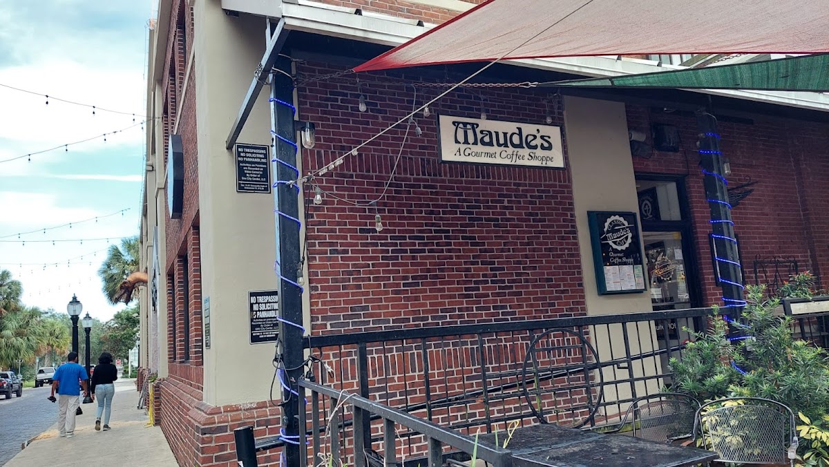 Maude's Cafe