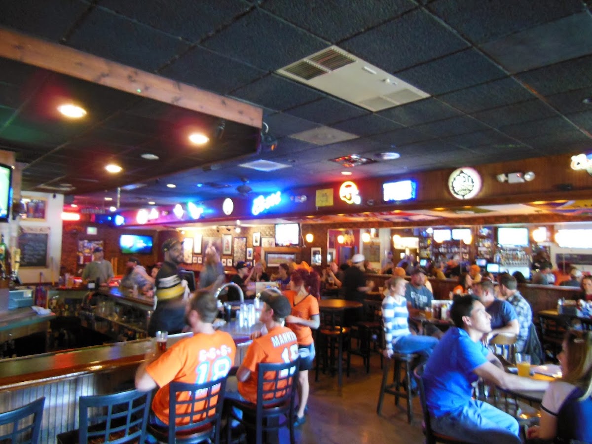 Mo Jeaux's Bar And Grill