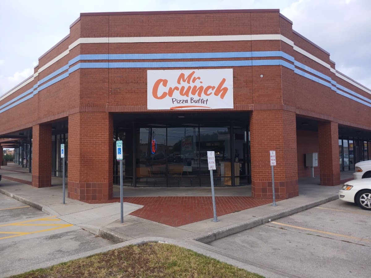 Mr. Crunch Pizza Buffet