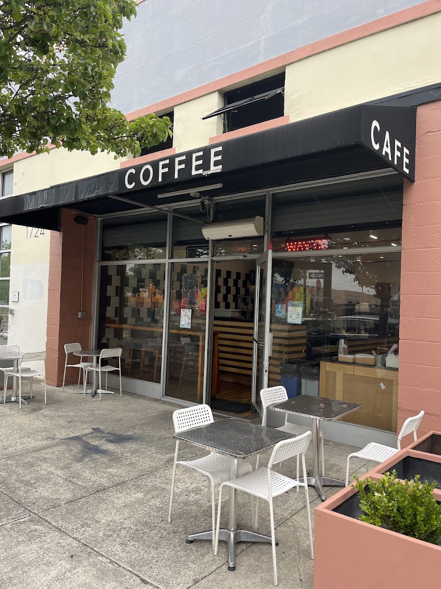 Nunu's Cafe