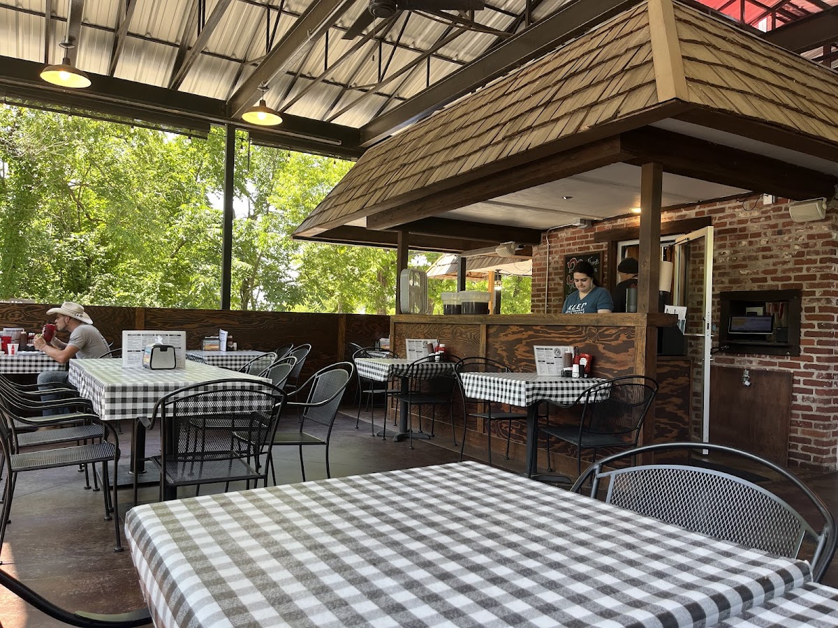 Penguin Ed's Bar-B-Que