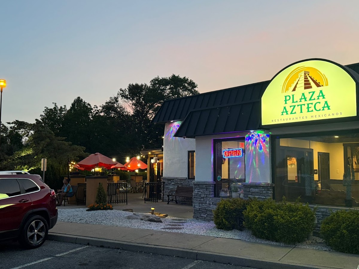 Plaza Azteca · Saucon