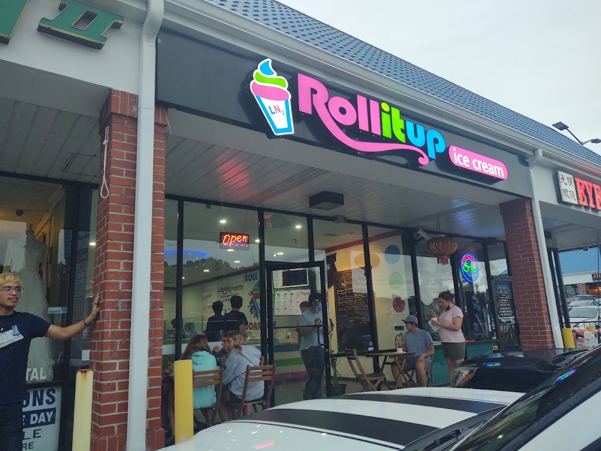 Roll It Up Ice Cream Atlanta