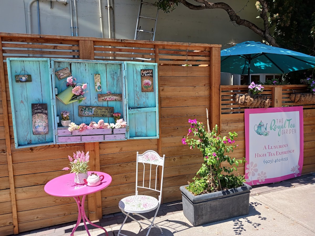 Royaltea Garden