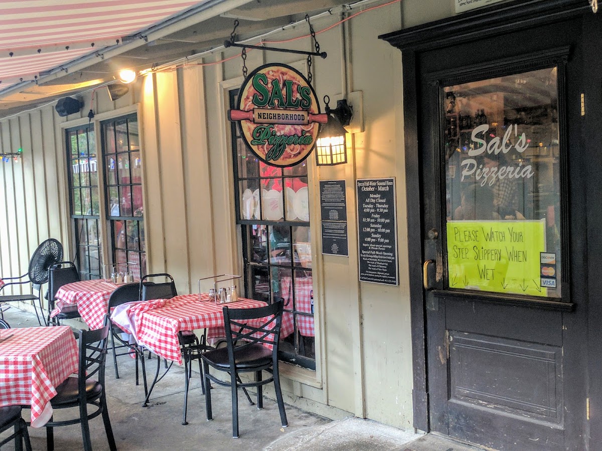 Sal’S Neighborhood Pizzeria
