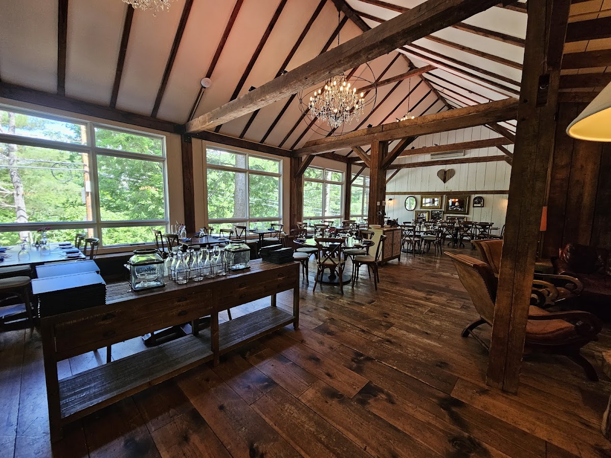 Sawmill Bar & Table