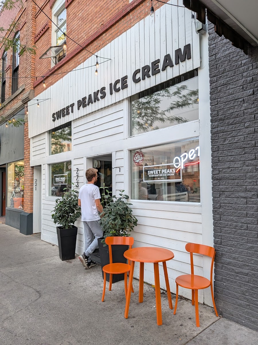 Sweet Peaks Ice Cream