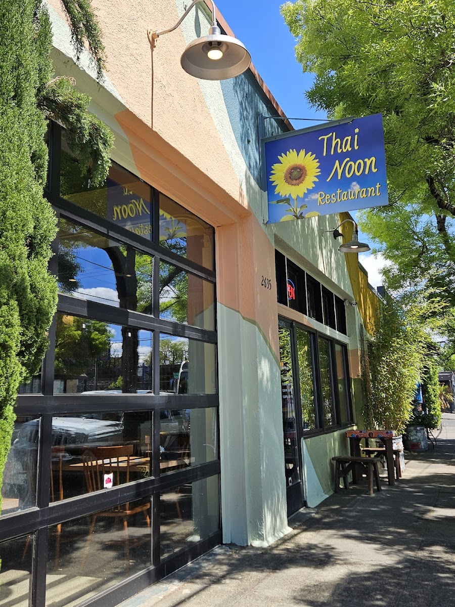 Thai Noon Restaurant