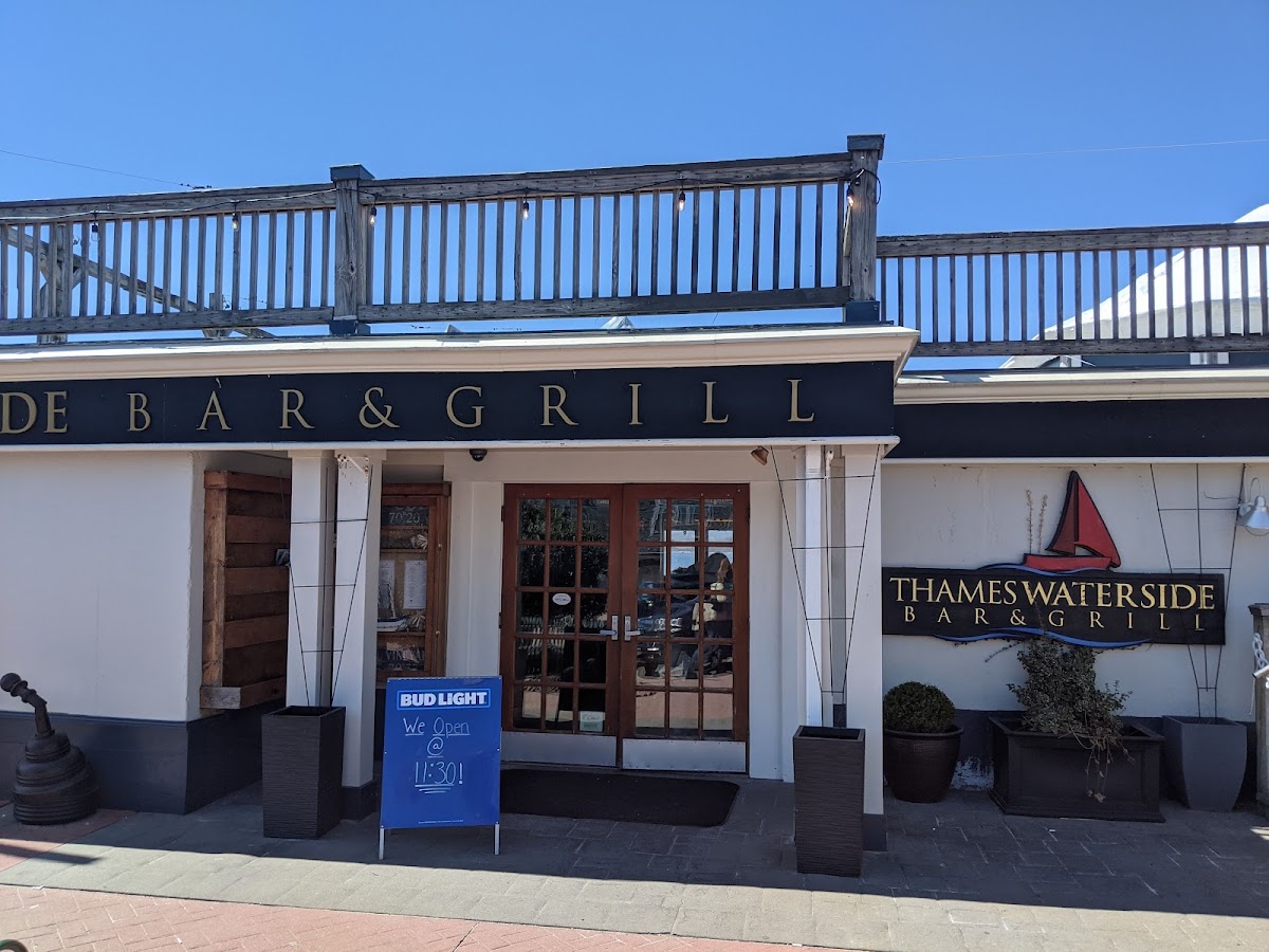 Thames Waterside Bar And Grill