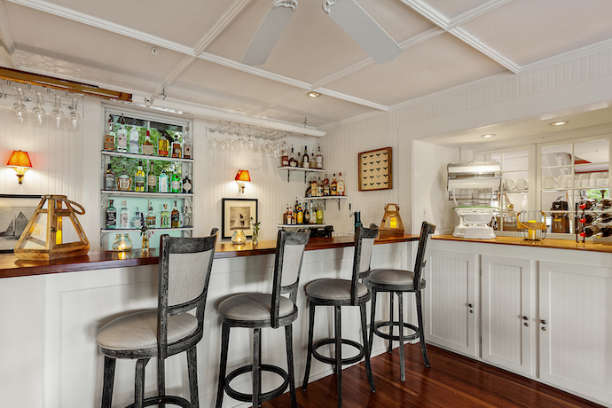 The Bowsprit Bar @ The Harbour Cottage Inn