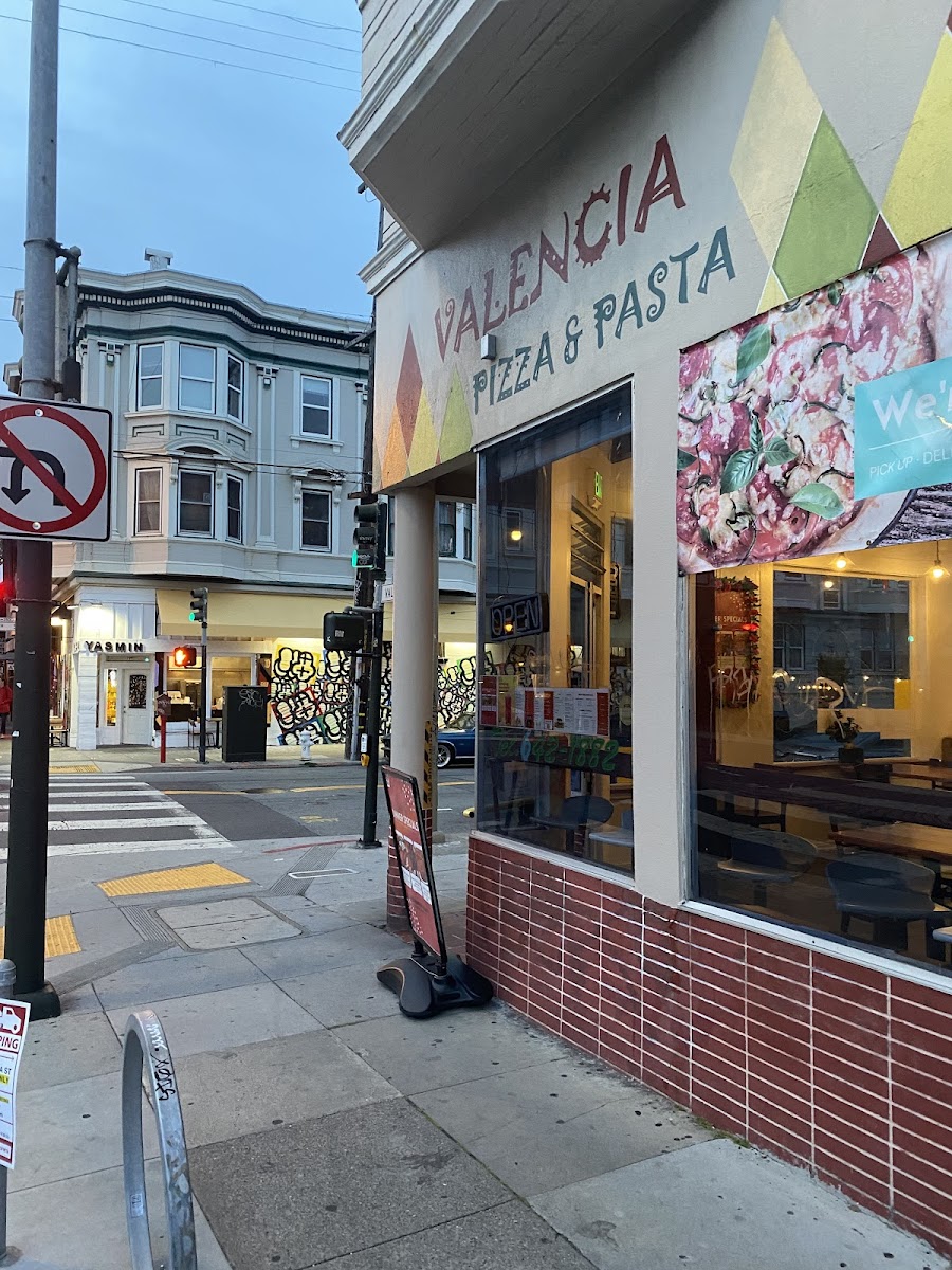 Valencia Pizza & Pasta