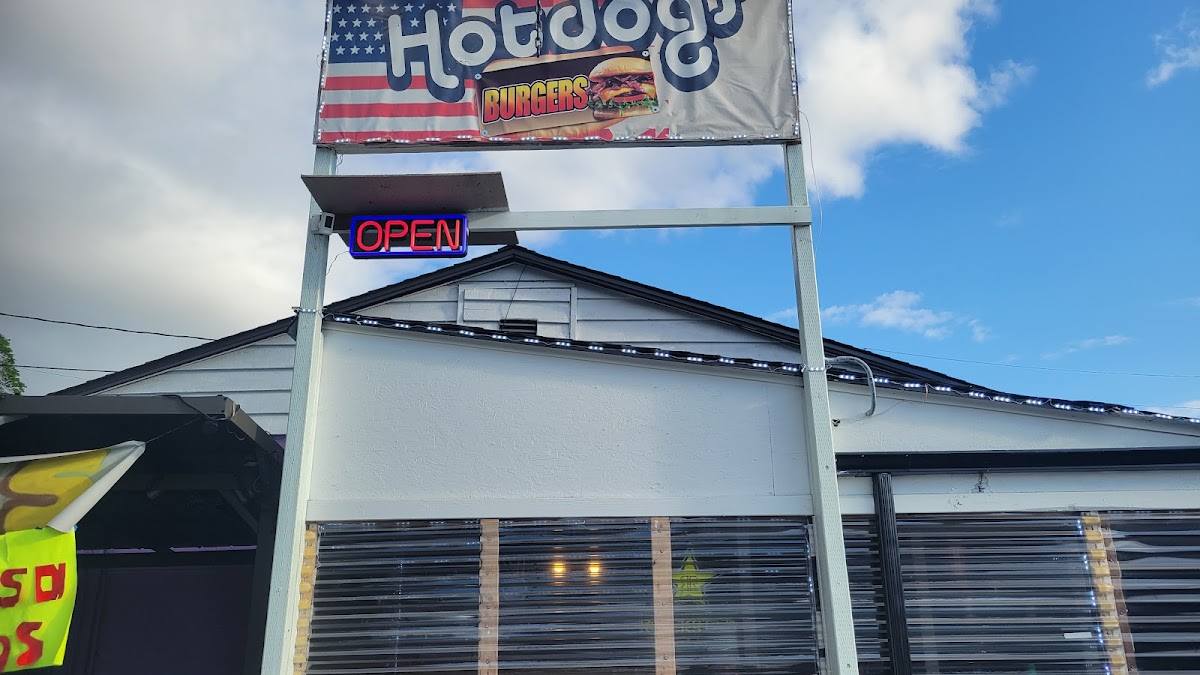 Wow Hotdogs & Burgers